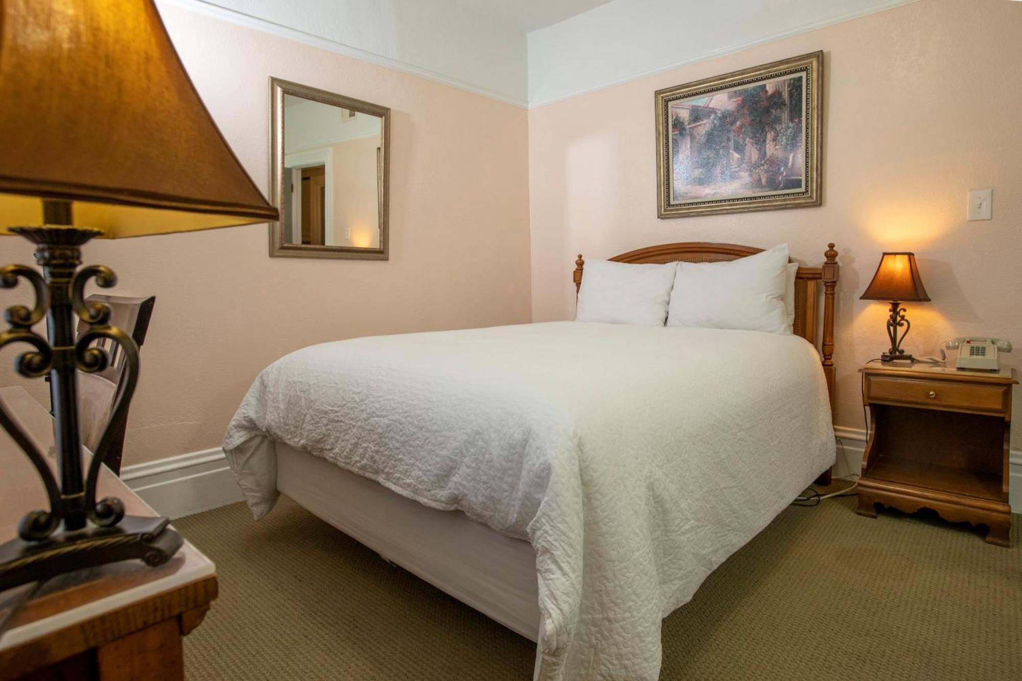 Hayes Valley Inn San Francisco Room photo