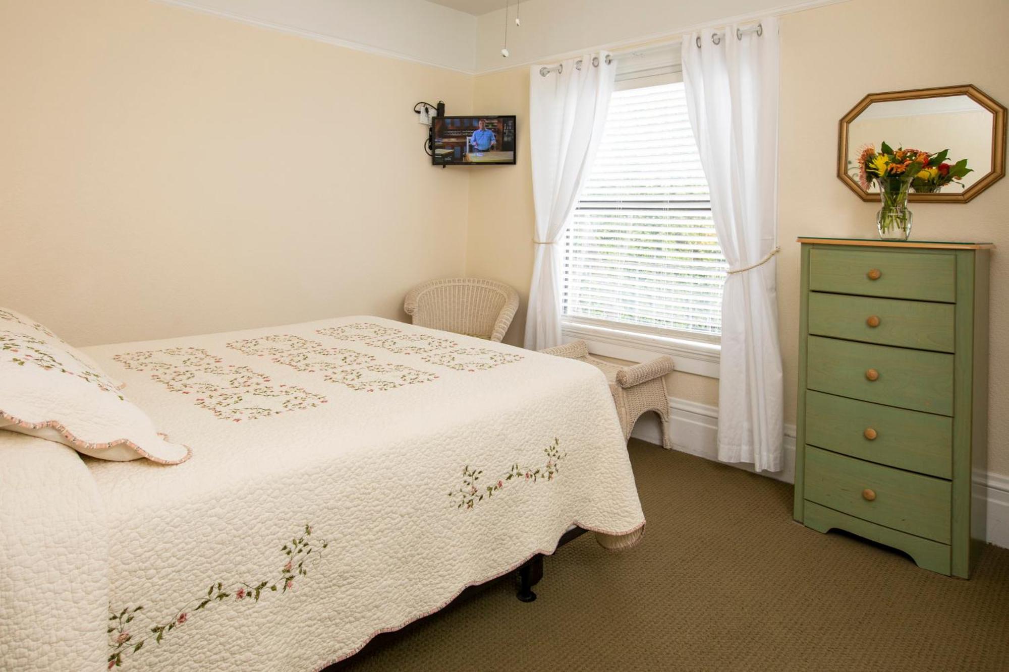 Hayes Valley Inn San Francisco Room photo