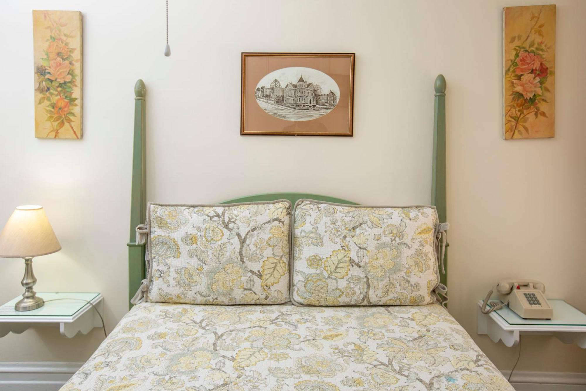 Hayes Valley Inn San Francisco Room photo