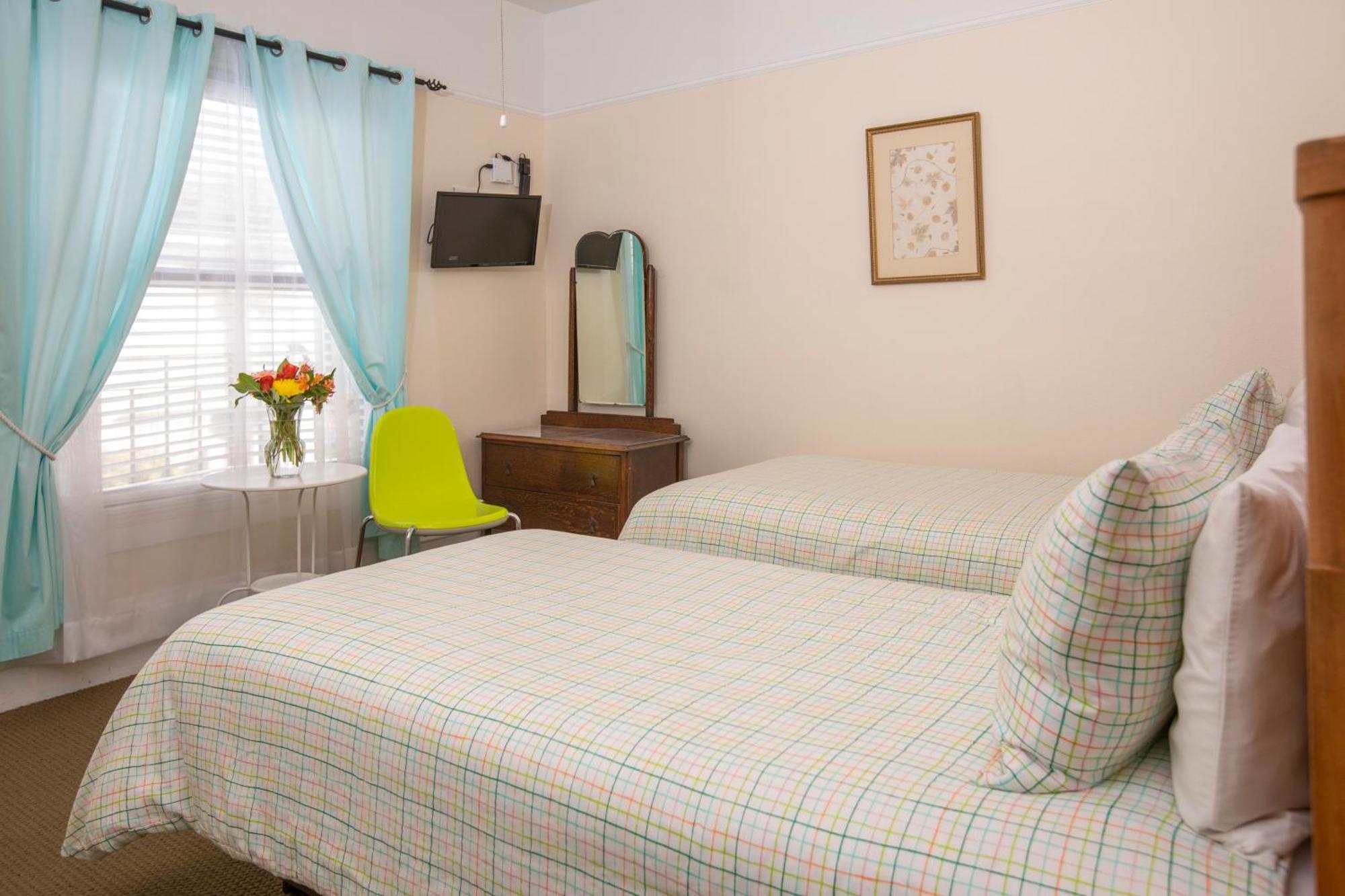 Hayes Valley Inn San Francisco Room photo